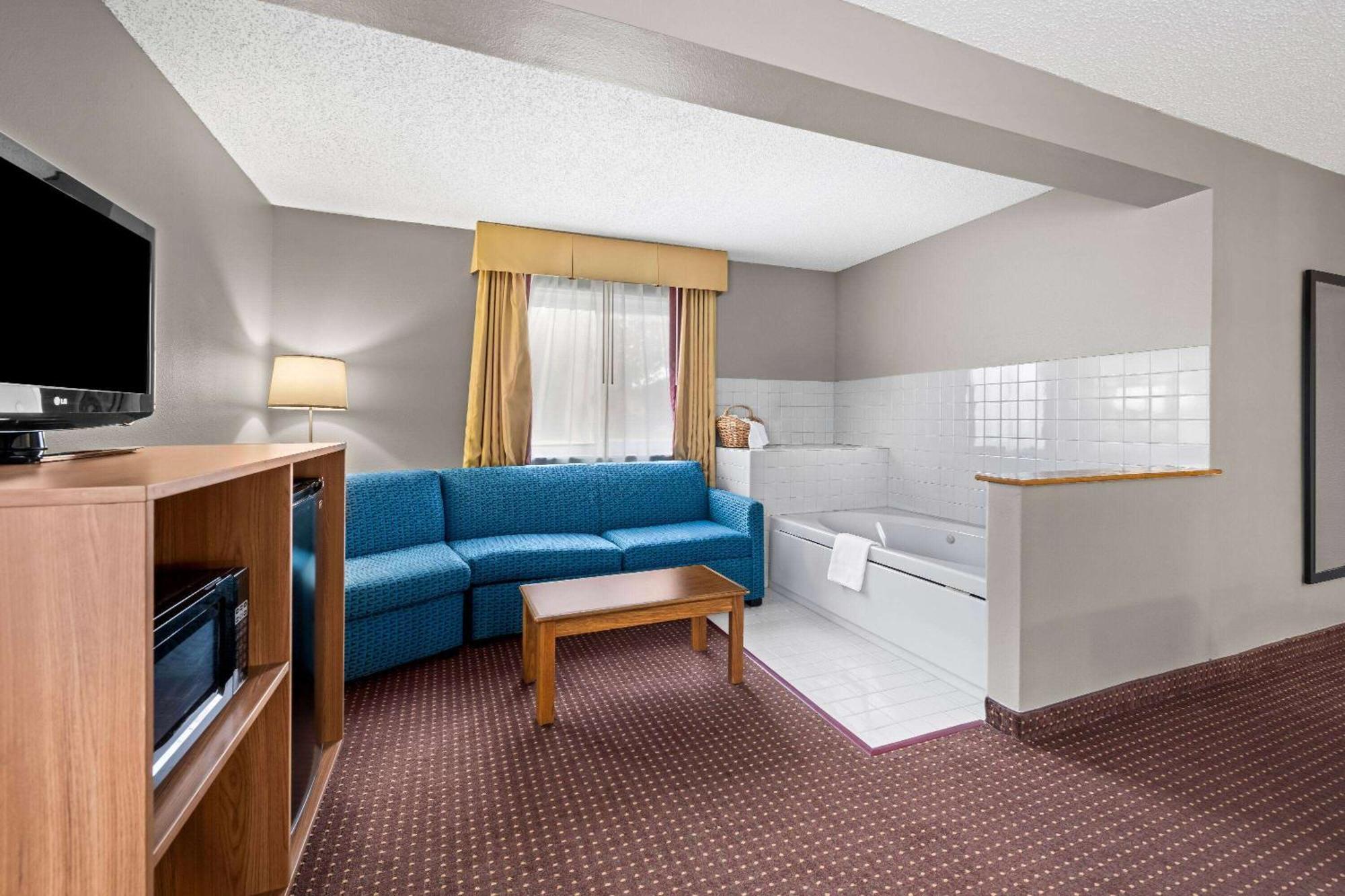 Super 8 By Wyndham Waverly Kültér fotó