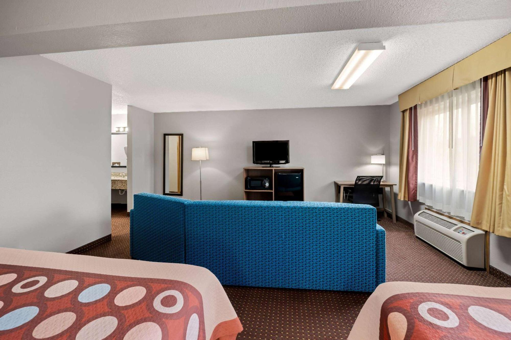 Super 8 By Wyndham Waverly Kültér fotó