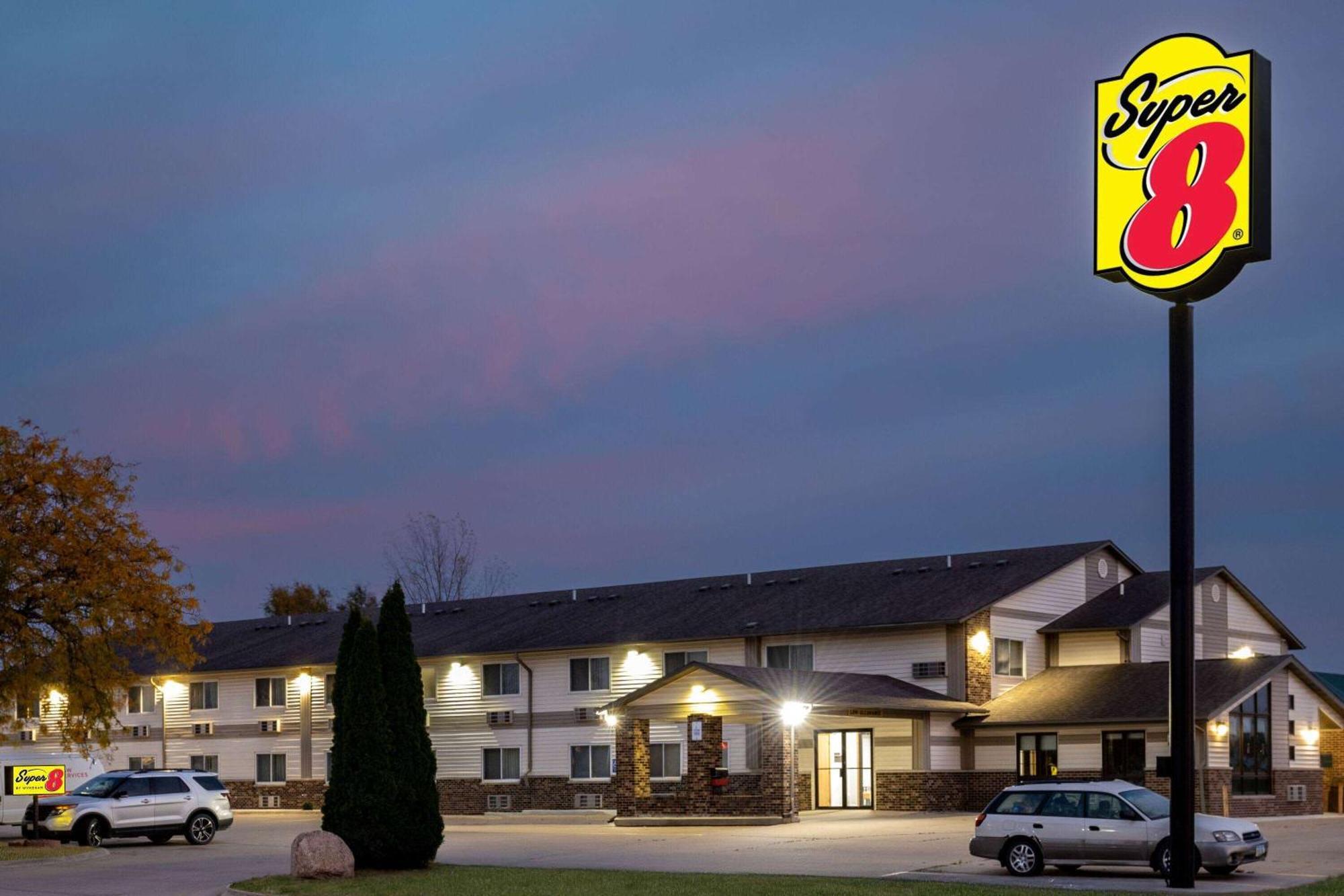 Super 8 By Wyndham Waverly Kültér fotó